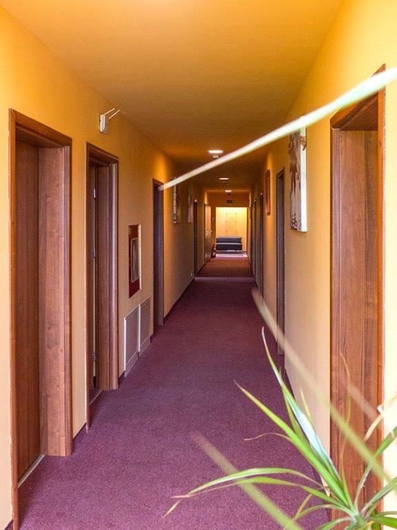 Hotel Paola Кутно Екстер'єр фото