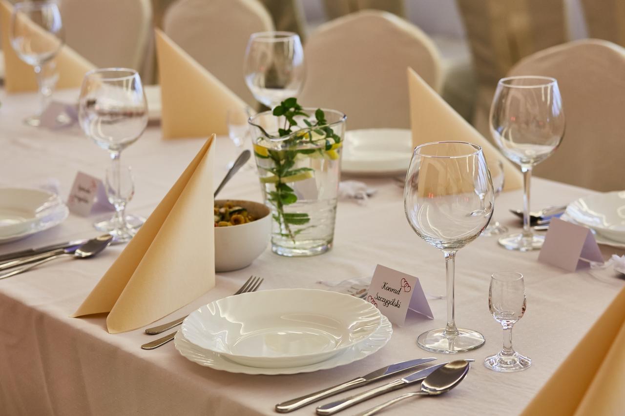 Hotel Paola Кутно Екстер'єр фото