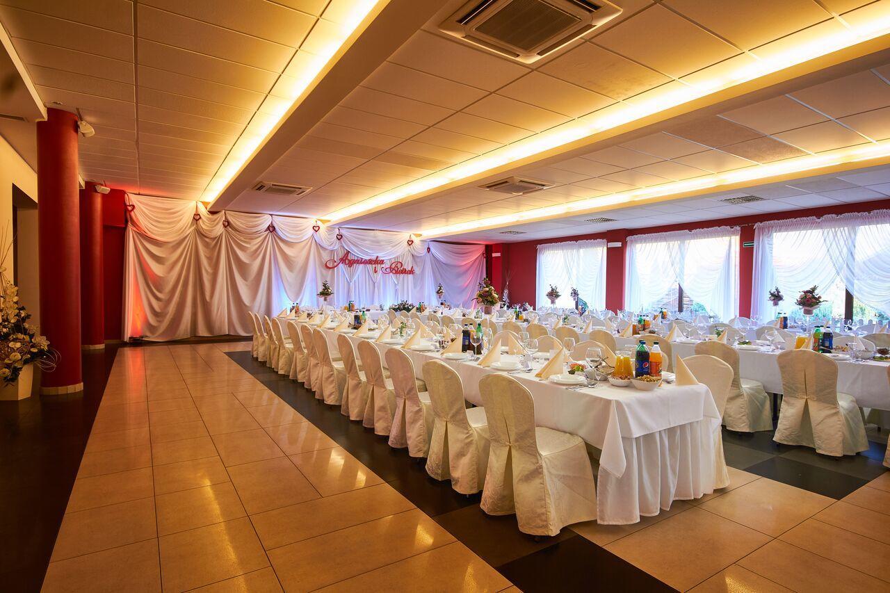 Hotel Paola Кутно Екстер'єр фото