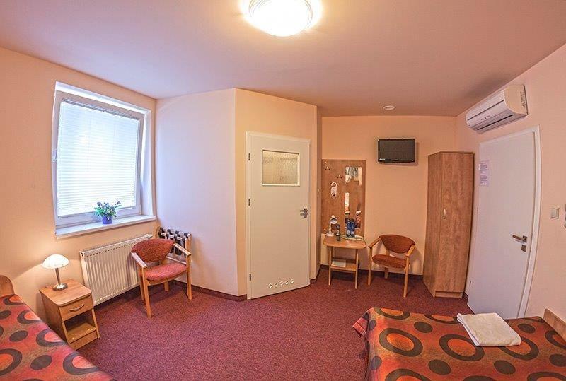 Hotel Paola Кутно Екстер'єр фото
