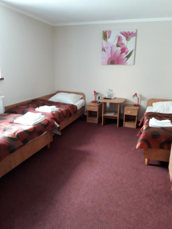 Hotel Paola Кутно Екстер'єр фото
