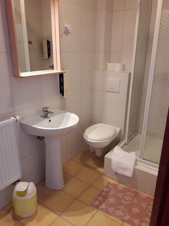 Hotel Paola Кутно Екстер'єр фото