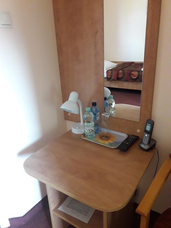 Hotel Paola Кутно Екстер'єр фото