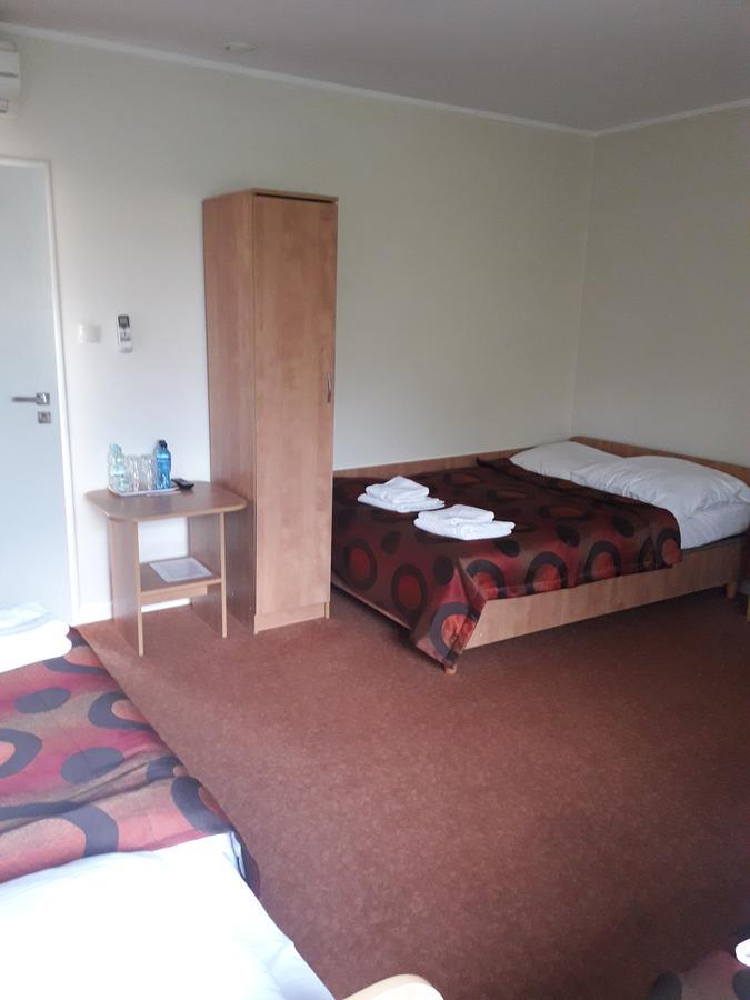 Hotel Paola Кутно Екстер'єр фото
