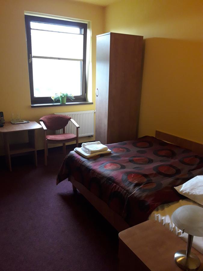 Hotel Paola Кутно Екстер'єр фото